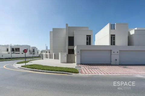 Villa in Jumeirah Park, Dubai 5 bedrooms, 557 sq.m. № 122332 - photo 13