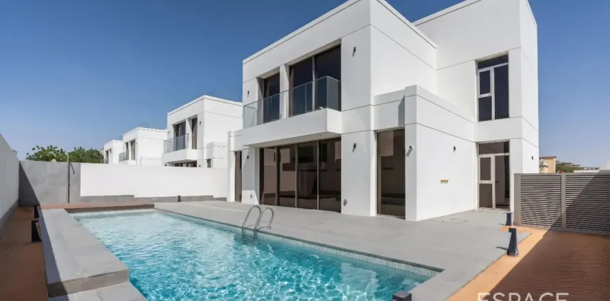 Villa in Jumeirah Park, Dubai 5 bedrooms, 557 sq.m. № 122332