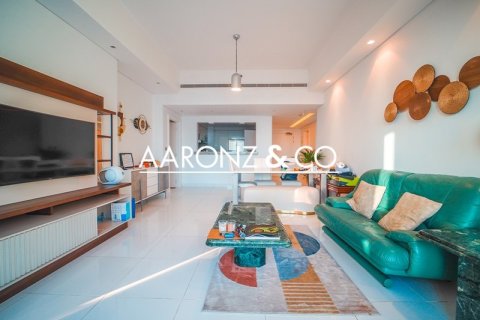 Appartement à Palm Jumeirah, Dubai, 2 chambres, 165.2 m², № 78533 - photo 1