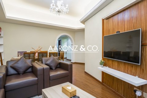 Appartement à Jumeirah Lake Towers, Dubai, 3 chambres, 181.7 m², № 78524 - photo 2