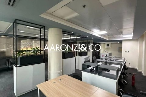 Bureau à Business Bay, Dubai, 198.5 m², № 78525 - photo 5