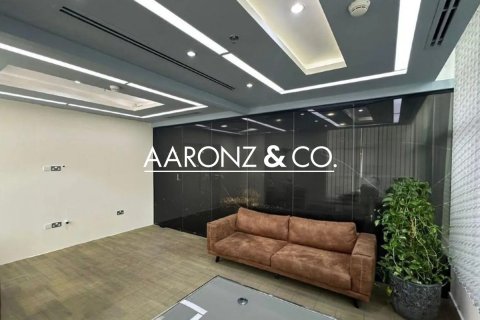 Bureau à Business Bay, Dubai, 198.5 m², № 78525 - photo 7