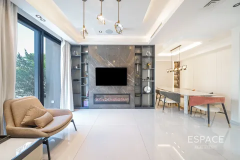 Villa in Dubai Hills Estate, Dubai 4 bedrooms, 229 sq.m. № 71209 - photo 1