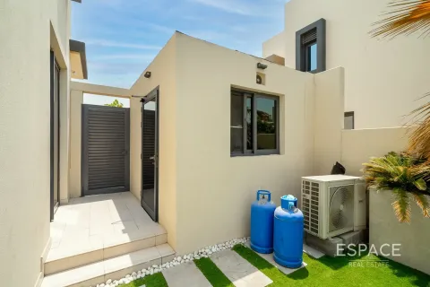 Villa in Dubai Hills Estate, Dubai 4 bedrooms, 229 sq.m. № 71209 - photo 18