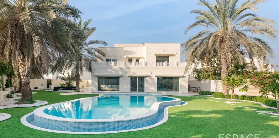 Villa à Meadows, Dubai, 5 chambres, 557 m², № 71211