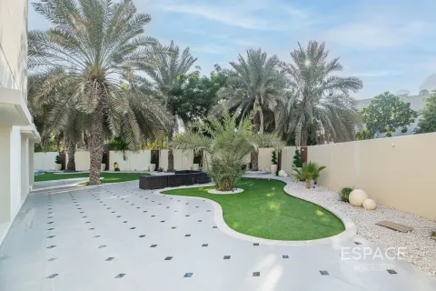 Villa à Meadows, Dubai, 5 chambres, 557 m², № 71211 - photo 19