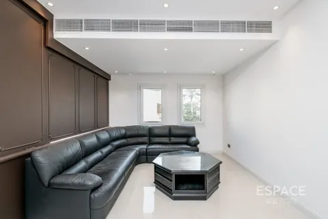 Villa à Meadows, Dubai, 5 chambres, 557 m², № 71211 - photo 16