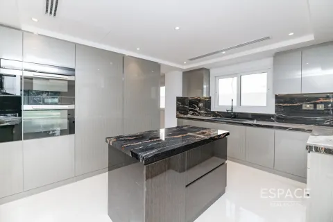 Villa à Meadows, Dubai, 5 chambres, 557 m², № 71211 - photo 4