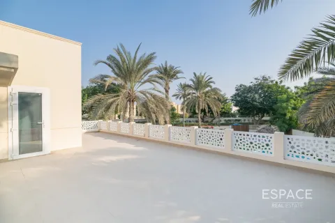 Villa à Meadows, Dubai, 5 chambres, 557 m², № 71211 - photo 18