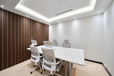 Снять в аренду офис в Джумейра Лейк Тауэрс, Дубай: 79м², № 71208 - фото 3