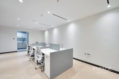 Снять в аренду офис в Джумейра Лейк Тауэрс, Дубай: 79м², № 71208 - фото 15
