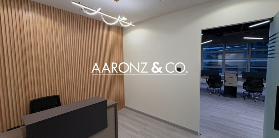 Bureau à Business Bay, Dubai, 96.9 m², № 78435