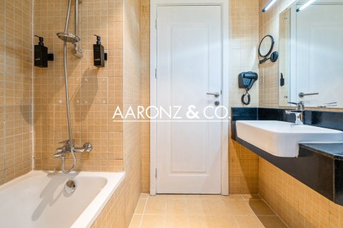 Appartement à Dubai Sports City, Dubai, 2 chambres, 129.9 m², № 78440 - photo 10