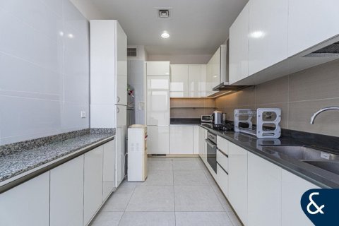 Apartment in No.9, Dubai Marina, Dubai 3 bedrooms, 168 sq.m. № 76345 - photo 3