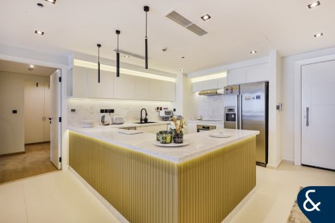 Apartamento en Marina Residences, Palm Jumeirah, Dubai, 2 dormitorios, 162 m², № 76350 - foto 2