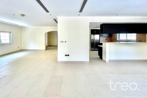 Villa in Legacy, Jumeirah Park, Dubai 3 bedrooms, 327.67 sq.m. № 120150 - photo 4