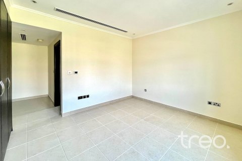 Villa in Legacy, Jumeirah Park, Dubai 3 bedrooms, 327.67 sq.m. № 120150 - photo 15