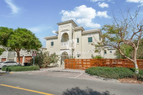 Villa in North Village, Al Furjan, Dubai 4 bedrooms, 502 sq.m. № 73455 - photo 1