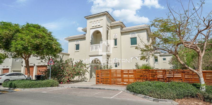 Villa in North Village, Al Furjan, Dubai 4 bedrooms, 502 sq.m. № 73455