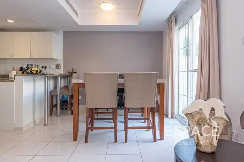 Adosado en The Lakes, Dubai, 3 dormitorios, 235 m², № 122668 - foto 4