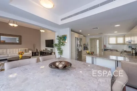 Adosado en The Lakes, Dubai, 3 dormitorios, 235 m², № 122668 - foto 6