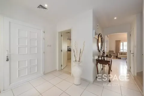Adosado en The Lakes, Dubai, 3 dormitorios, 235 m², № 122668 - foto 7