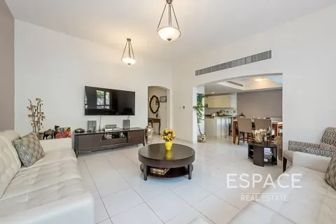 Adosado en The Lakes, Dubai, 3 dormitorios, 235 m², № 122668 - foto 3