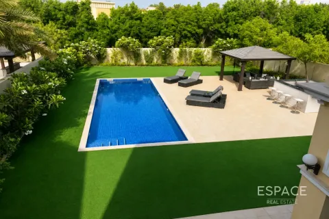 Villa à Legacy Nova Villas, Jumeirah Park, Dubai, 4 chambres, 455 m², № 122669