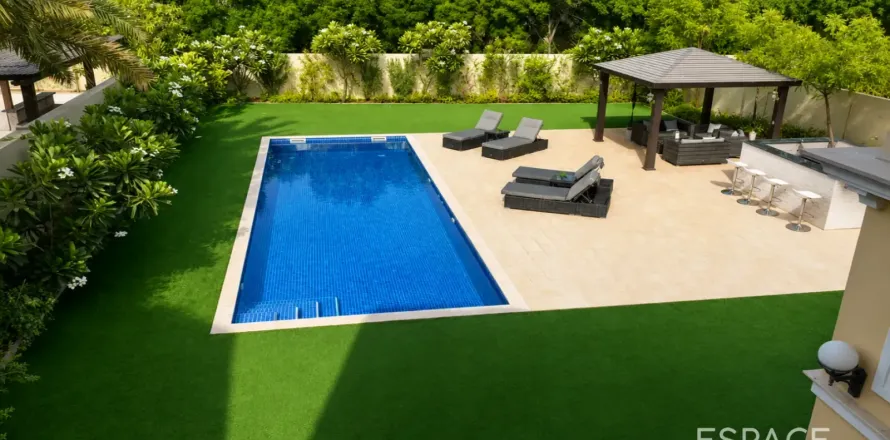 Villa à Legacy Nova Villas, Jumeirah Park, Dubai, 4 chambres, 455 m², № 122669
