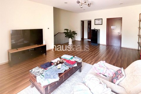 Купить таунхаус в Motor City, Дубай: 3 спальни, 400м², № 43387 - фото 7