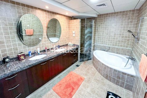 Купить таунхаус в Motor City, Дубай: 3 спальни, 400м², № 43387 - фото 13