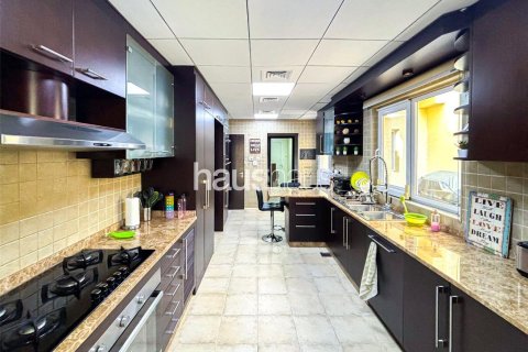 Купить таунхаус в Motor City, Дубай: 3 спальни, 400м², № 43387 - фото 4