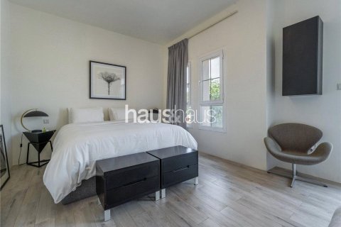 Townhouse in Arabian Ranches, Dubai 2 bedrooms, 181 sq.m. № 43386 - photo 10