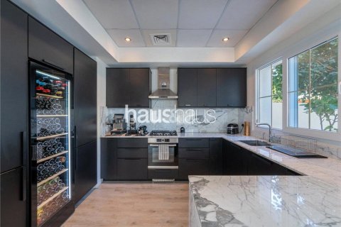 Townhouse in Arabian Ranches, Dubai 2 bedrooms, 181 sq.m. № 43386 - photo 4