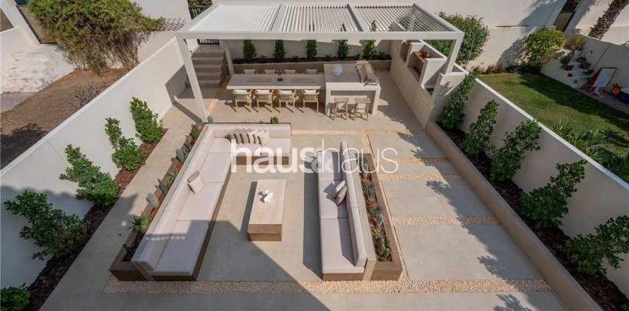 Townhouse in Arabian Ranches, Dubai 2 bedrooms, 181 sq.m. № 43386
