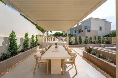 Townhouse in Arabian Ranches, Dubai 2 bedrooms, 181 sq.m. № 43386 - photo 12