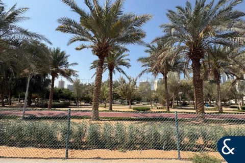 Adosado en Jumeirah Village Circle, Dubai, 4 dormitorios, 285 m², № 98596 - foto 16