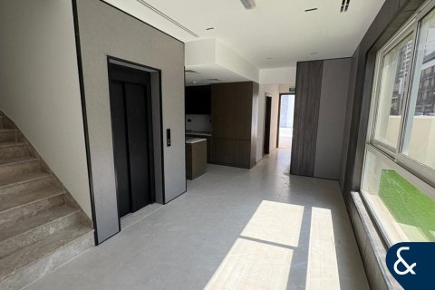 Adosado en Jumeirah Village Circle, Dubai, 4 dormitorios, 285 m², № 98597 - foto 6