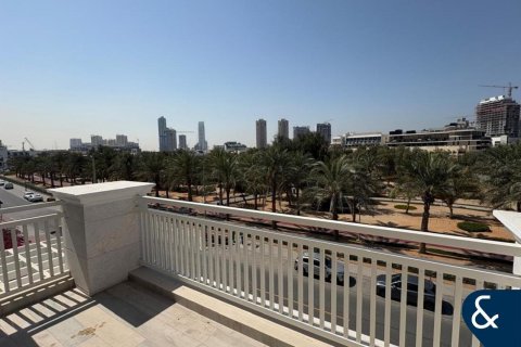 Adosado en Jumeirah Village Circle, Dubai, 4 dormitorios, 285 m², № 98597 - foto 2