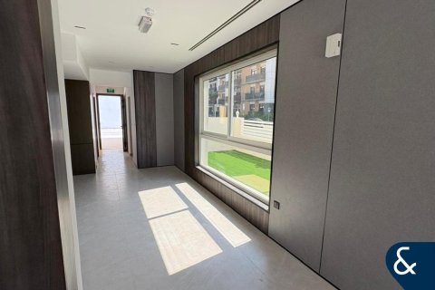 Adosado en Jumeirah Village Circle, Dubai, 4 dormitorios, 285 m², № 98597 - foto 7