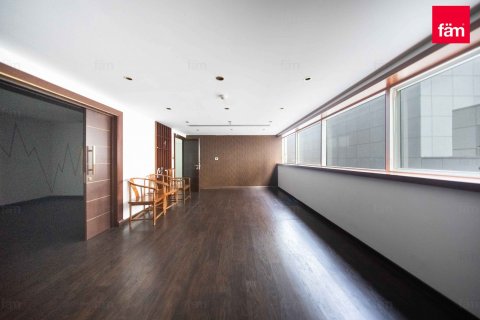 Office in Sheikh Zayed Road, Dubai 182.2 sq.m. № 58463 - photo 2