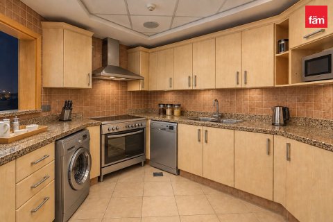 Apartment in Palm Jumeirah, Dubai 3 bedrooms, 200.4 sq.m. № 139730 - photo 10