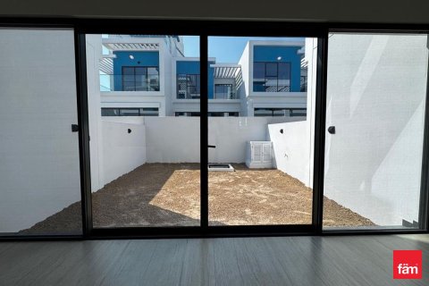 Снять в аренду виллу в Дубае: 3 спальни, 144м², № 89462 - фото 6