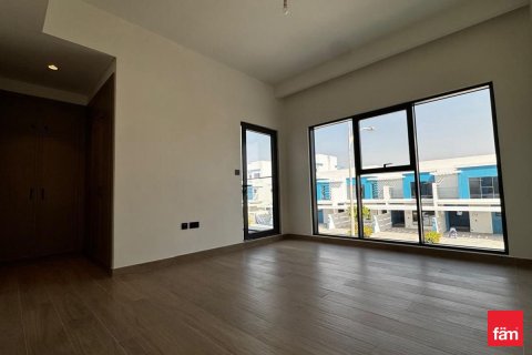 Снять в аренду виллу в Дубае: 3 спальни, 144м², № 89462 - фото 7