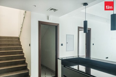 Снять в аренду таунхаус в Дубае: 4 спальни, 187.2м², № 89461 - фото 8