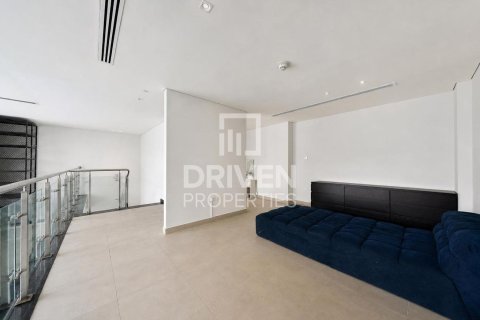 Apartment in Marina Arcade Tower, Dubai Marina, Dubai 1 bedroom, 185.81 sq.m. № 135983 - photo 4