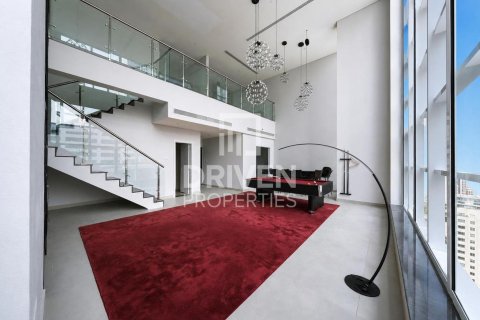 Apartment in Marina Arcade Tower, Dubai Marina, Dubai 1 bedroom, 185.81 sq.m. № 135983 - photo 2