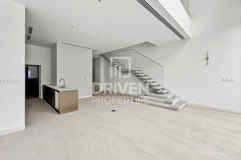 Townhouse in Nad Al Sheba 1, Nadd Al Sheba, Dubai 3 bedrooms, 351.08 sq.m. № 136004 - photo 12