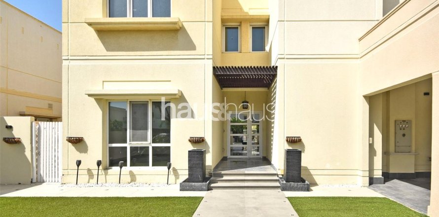 Villa in Meadows, Dubai 4 bedrooms, 353 sq.m. № 44738