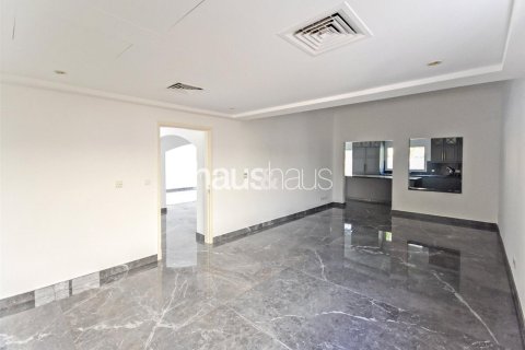 Villa in Meadows, Dubai 4 bedrooms, 353 sq.m. № 44738 - photo 6
